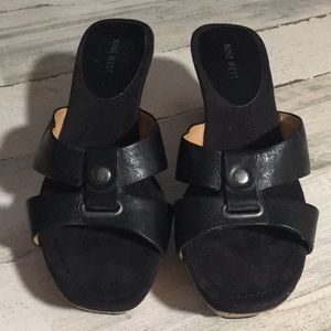 Nine West woman’s black leather cork look wedge open toed sandal size 9.5